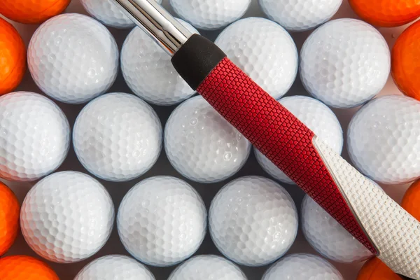 Golf putter och bollar — Stockfoto