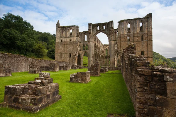 Ruinas de la famosa Abadía de Riveaulx — Foto de Stock