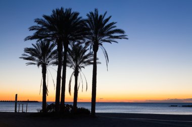 malaga sahilinde gündoğumu