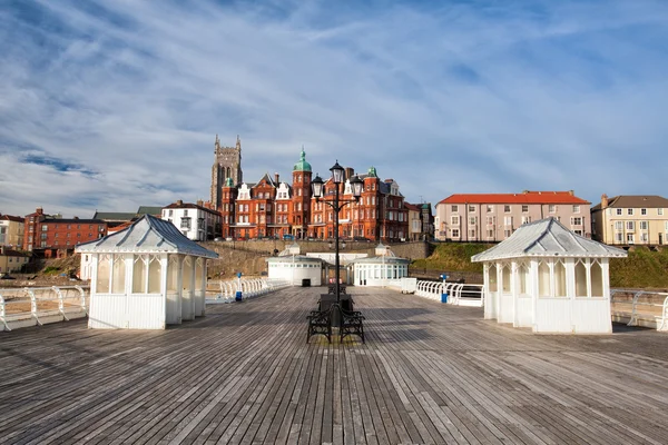 Morgon på cromer piren i england — Stockfoto