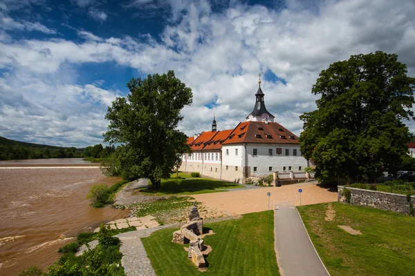 Castelo em Dobrichovice — Fotografia de Stock