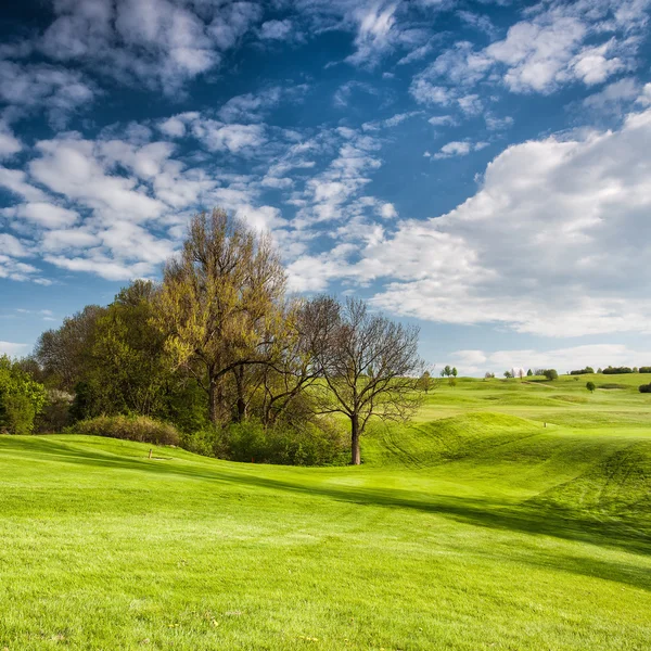 Golfbana på kullarna — Stockfoto