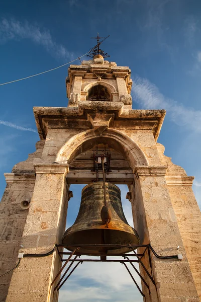 Campana sulla cima di una cattedrale — Foto Stock