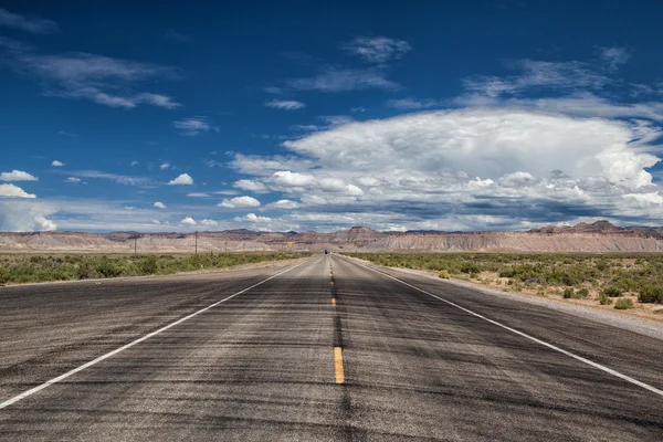 Leere Autobahn in der Utopie — Stockfoto