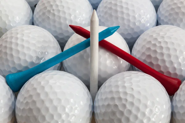 Piłki golfowe i trójniki — Zdjęcie stockowe