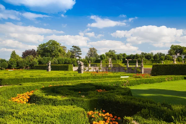 Parque de jardín en Dobris — Foto de Stock