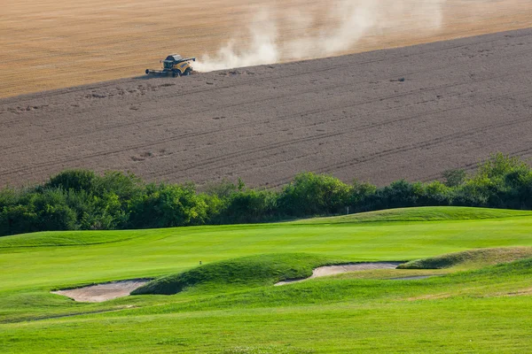 Sul campo e sul campo da golf — Foto Stock