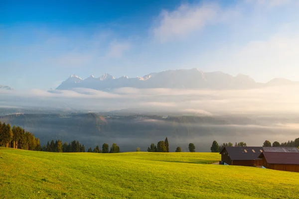 Matin sur les montagnes — Photo