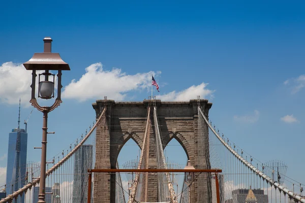 Detalj av historiska brooklyn bridge i new york — Stockfoto