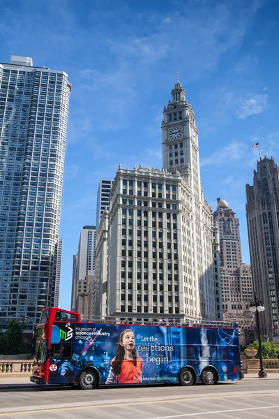 Chicago - 13 juli: wrigley building i chicago den 13 juli, 2013. — Stockfoto