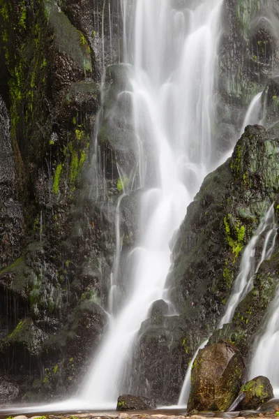 Cachoeira na Ilha de São Miguel ) — Fotografia de Stock