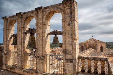 noto eski çan kulesine