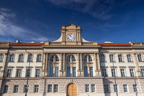 Renovierte historische Kasernen in Prag — Stockfoto