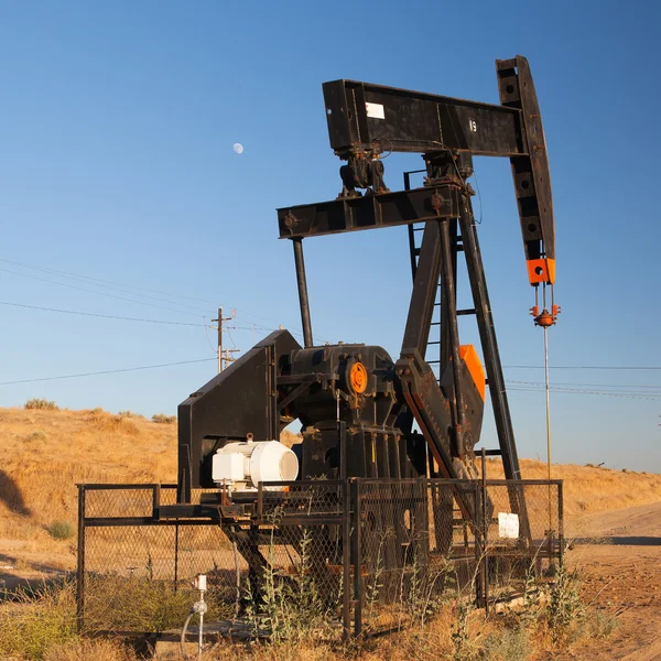 Oil pump in Nevada desert — Stock Photo, Image