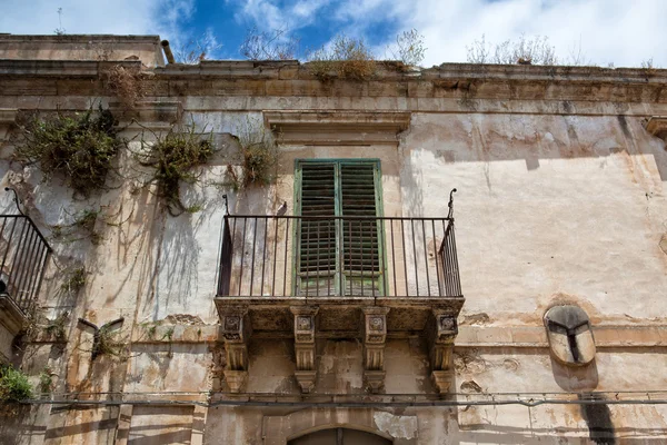 Ruin historic palace in Noto — Stock Photo, Image