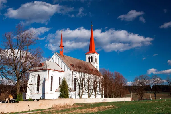 Bohutin, renovated, church, cemetery, priest, religion, autumn, sunny, day, chapel — стоковое фото