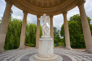 temple of versailles aşık detay