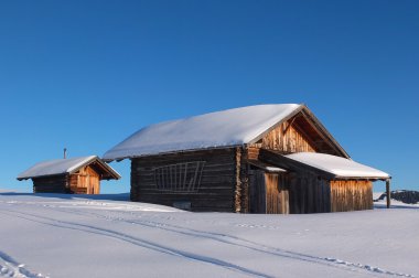 tipik ahşap challet dolomites içinde