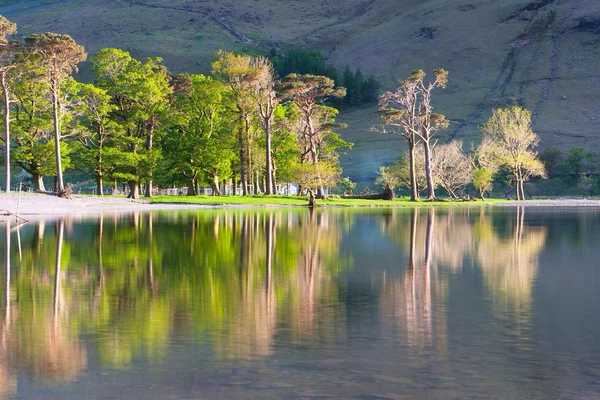 Buttermere Lake em Lake District (Grã-Bretanha ) — Fotografia de Stock