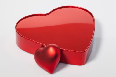 Masada iki kırmızı kalp