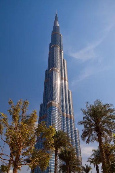 Общий вид Burj Khalifa (Burj Dubai) - The worlds tallest skyscraper . — стоковое фото