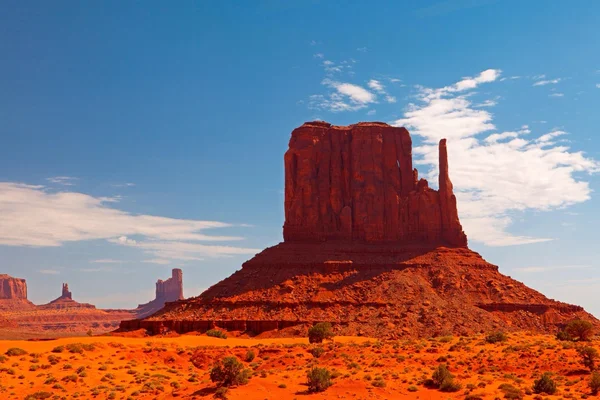 Cime di formazioni rocciose nel Parco Navajo della Monument Valley nello Utah — Foto Stock