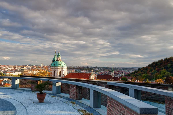 秋にプラハ城からの眺めプラハ — ストック写真