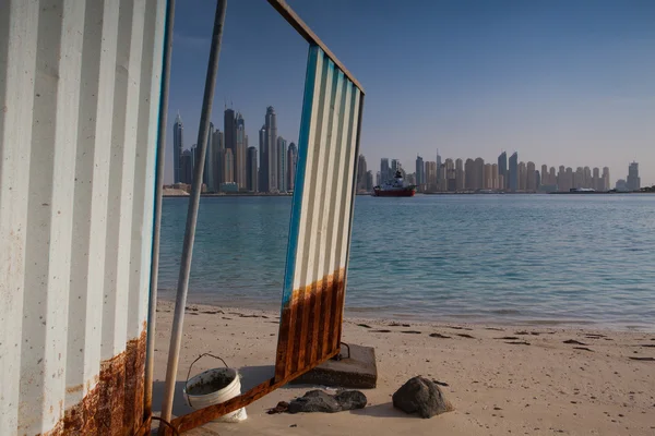 Yarım kalmış binaların Dubai sahilde — Stok fotoğraf