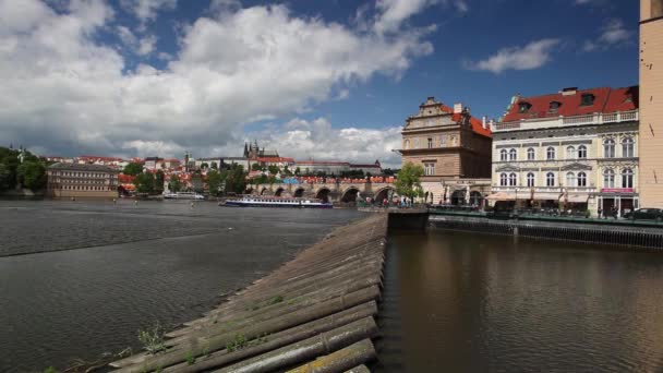 Vista de la pasarela Novotny en Praga — Vídeo de stock