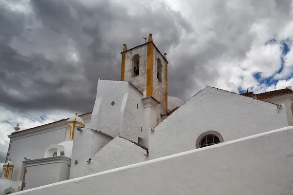 Church of Santa Maria do Castelo before storm,,Tavira, Algarve, — Stock Photo, Image