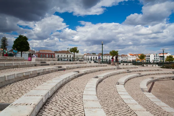 Gerenoveerde historische plein in tavira — Stockfoto