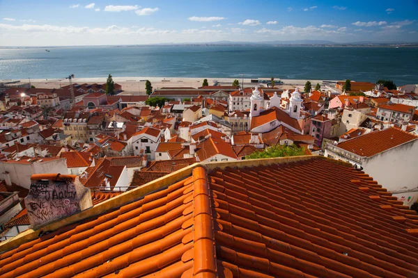 Blick vom Turm auf den Fluss Tejo in Lissabon, Portugal — Stockfoto