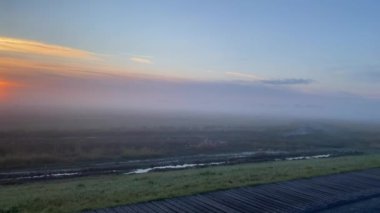 Mont Saint Michel yolunda, Brittany, Fransa.