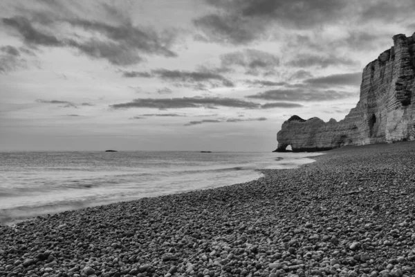 Muy Temprano Mañana Playa Etretat Etretat Una Encantadora Ciudad Famosa — Foto de Stock