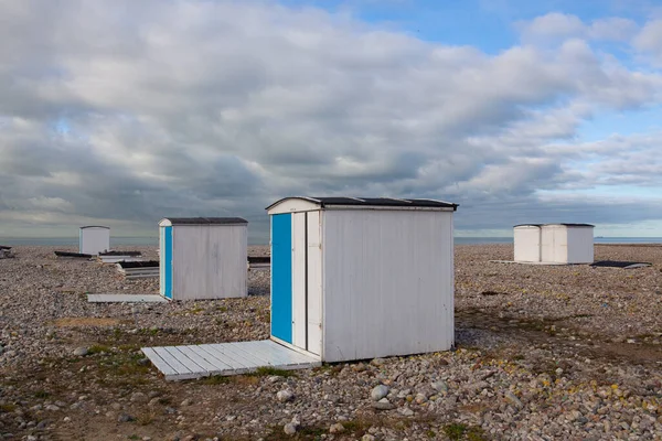 Fin Temporada Playa Havre Francia Pequeñas Casas Cabañas Playa Diferentes —  Fotos de Stock