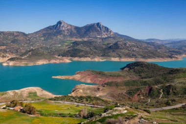 Zahara El Gastor Reservoir, İspanya 'nın Endülüs eyaletinin Cadiz ili Zahara de la Sierra ve El Gastor bölgesinde bulunan bir rezervuardır..