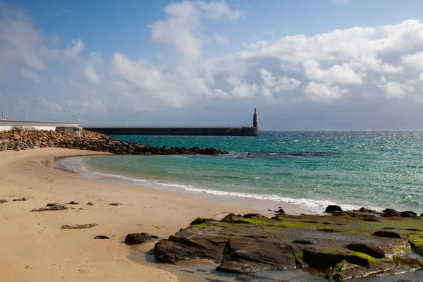 塔里法灯塔在风暴袭击海滩之前 塔里法 安达卢西亚 西班牙 塔里法是世界上最受欢迎的风帆运动目的地之一 — 图库照片