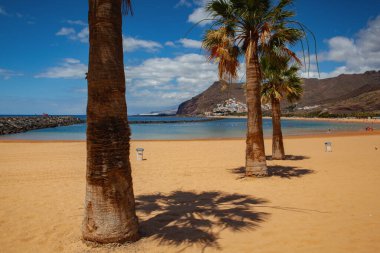 Promenade 'de Akşam. Puerto de la Cruz, Spains Kanarya Adaları' nın en büyük şehri olan Tenerife 'nin kuzey kıyısında bir şehirdir..