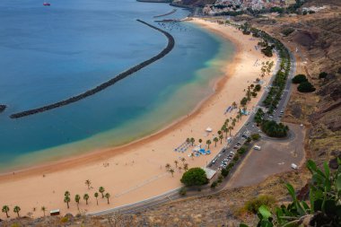 Promenade 'de Akşam. Puerto de la Cruz, Spains Kanarya Adaları' nın en büyük şehri olan Tenerife 'nin kuzey kıyısında bir şehirdir..