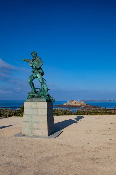 Monument Xix Century Famous French Corsair Robert Surcouf Saint Malo — Stock Photo, Image