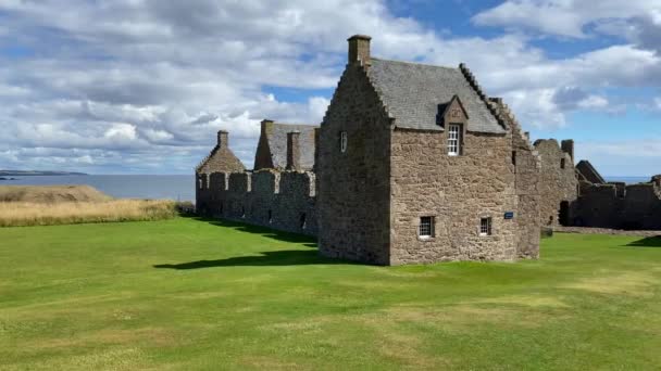 Dunnottar Castle Ruined Medieval Fortress Located Rocky Headland North Eastern — Video Stock