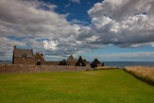 Dunnottar Castle Ruined Medieval Fortress Located Rocky Headland North Eastern — Stock Photo, Image