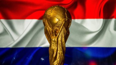 6 Ekim 2021, Amsterdam, Hollanda. FIFA Dünya Kupası 'na karşı Hollanda bayrağı.