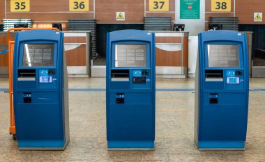 11 Mayıs 2021, Moskova, Rusya. Sheremetyevo havaalanının yolcu terminalindeki self-servis kayıt makineleri..