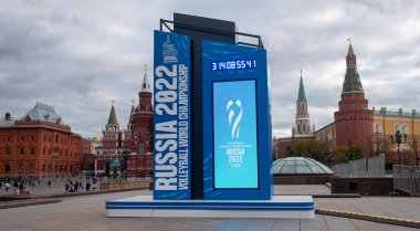 15 Ekim 2021. Moskova, Rusya. Voleybol Dünya Şampiyonası 2022 Moskova 'daki Manezhnaya Meydanı' nda Geri sayım Saati.