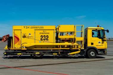 11 Mayıs 2021, Moskova, Rusya. Sheremetyevo havaalanındaki Rosneft şirketinin yakıt doldurma tesisi..