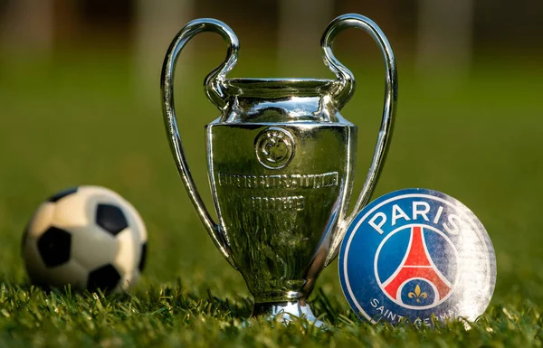 Agosto 2021 París Francia Emblema Del Club Fútbol Paris Saint —  Fotos de Stock