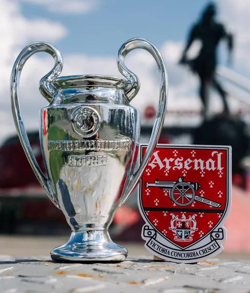 Junho 2021 Londres Reino Unido Arsenal Emblema Clube Futebol Taça — Fotografia de Stock