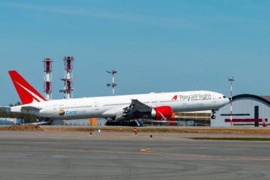 11 Mayıs 2021, Moskova, Rusya. Nordwind Havayolları 'ndan Boeing 777 numaralı uçak Sheremetyevo havaalanında..