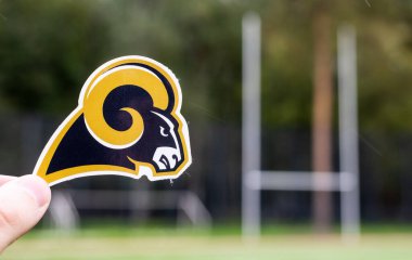 16 Eylül 2021, Los Angeles, Kaliforniya. Los Angeles merkezli profesyonel Amerikan futbol takımı Los Angeles Rams 'in amblemi..